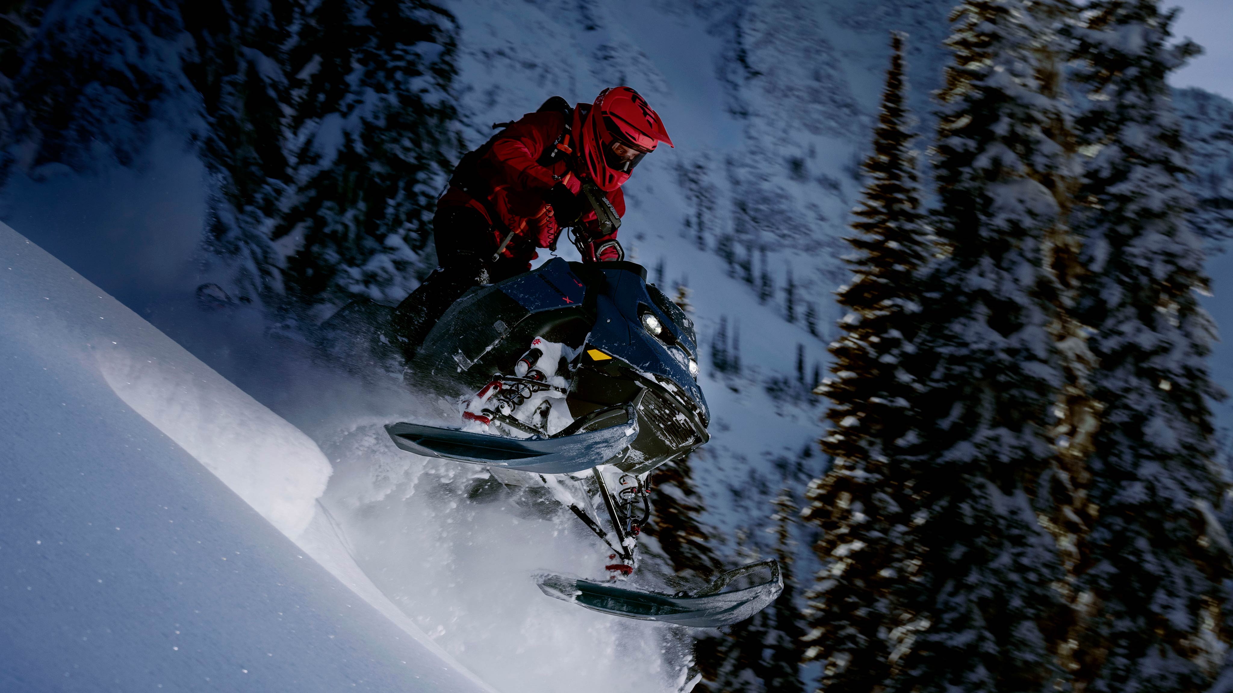 Ski-Doo Summit jumping in Deep-Snow