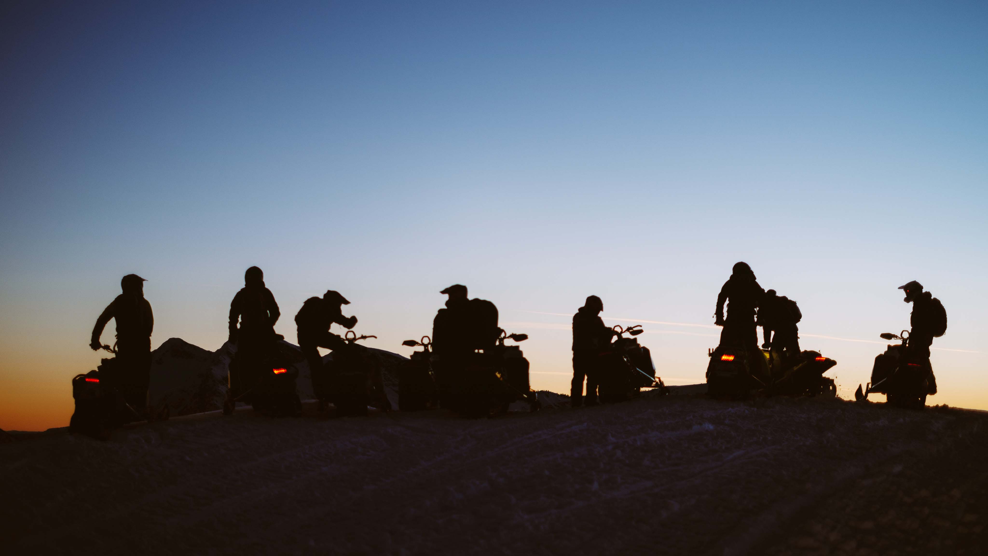 7 conducteurs de véhicules Ski-Doo lors d’une balade matinale