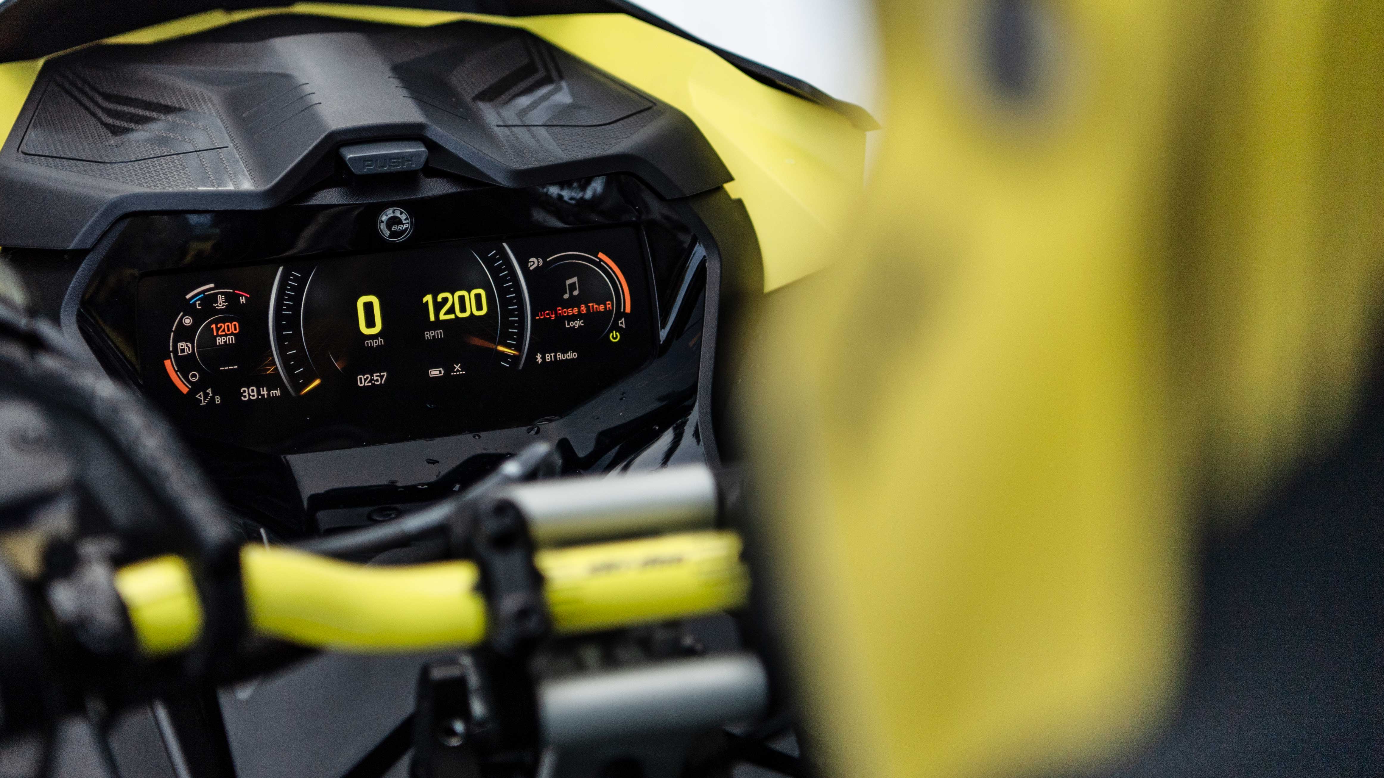 Ski-Doo full color gauge with BRP Connect compatibility